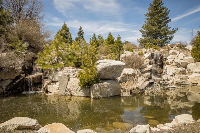 150 Mill Pond, Lake Arrowhead, CA 92352