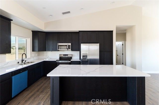 22970 Wren Street, Apple Valley, CA 92308