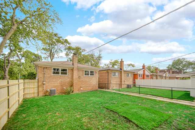 445 W 98th Street, Chicago, IL 60628