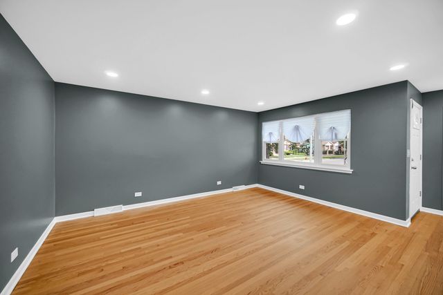 445 W 98th Street, Chicago, IL 60628