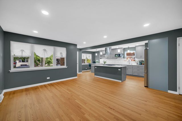 445 W 98th Street, Chicago, IL 60628