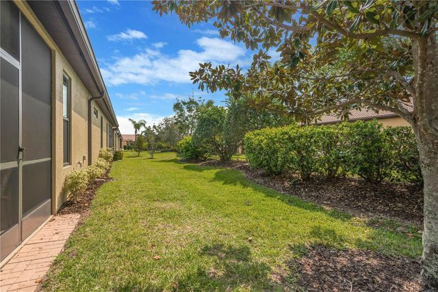 320 BLUEWATER FALLS COURT, Apollo Beach, FL 33572