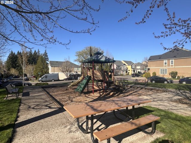 2419 Nw ROSEBURG Ter, Beaverton, OR 97006