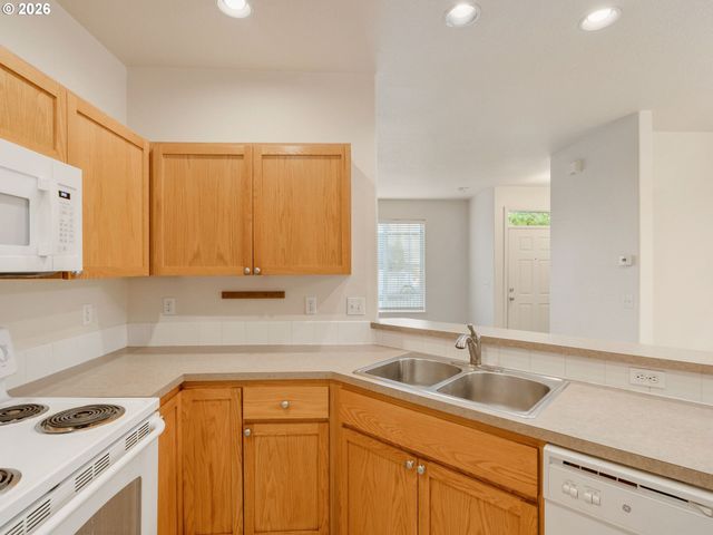 2419 Nw ROSEBURG Ter, Beaverton, OR 97006