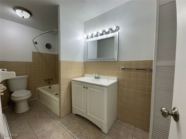 12050 Lake Avenue 602, Lakewood, OH 44107