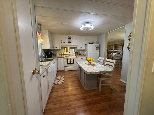 6733 KENSINGTON DRIVE NE, Winter Haven, FL 33881