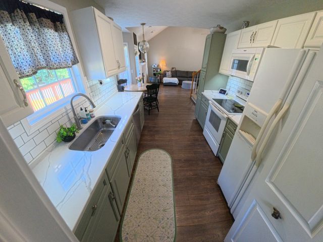1464 Cedar Springs Cir, Clarksville, TN 37042