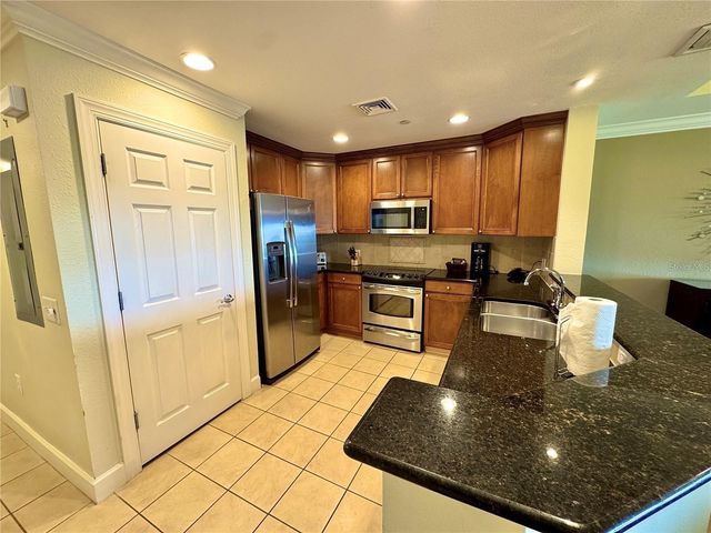 1350 CENTRE COURT RIDGE DRIVE 101, Reunion, FL 34747