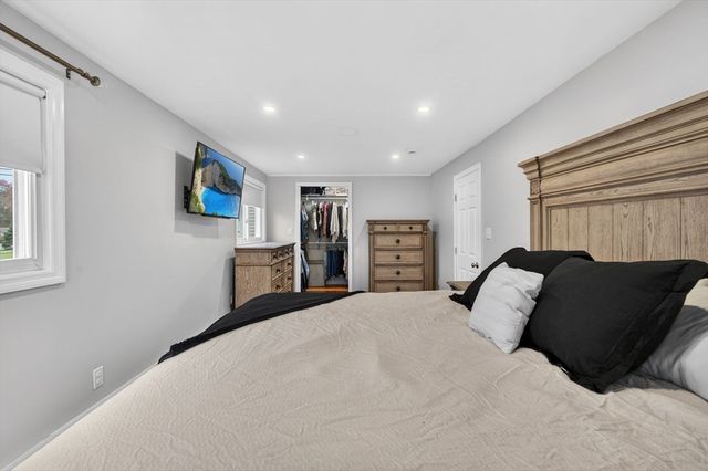 1 Reed Rd, Peabody, MA 01960