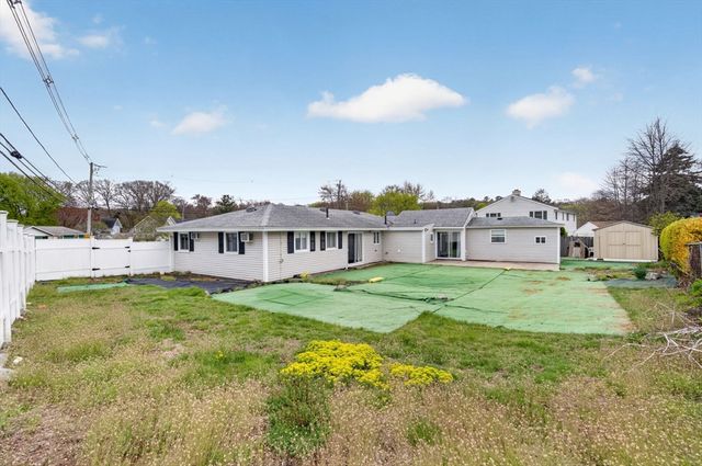 1 Reed Rd, Peabody, MA 01960