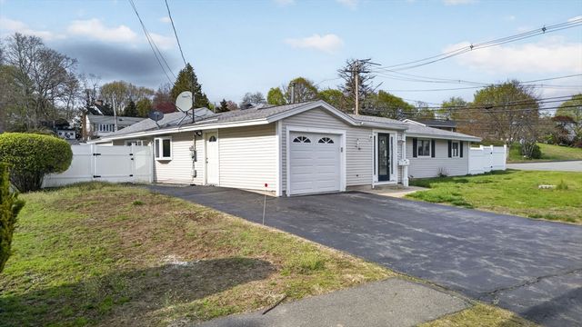 1 Reed Rd, Peabody, MA 01960