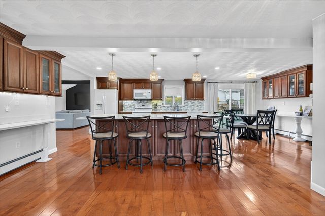 1 Reed Rd, Peabody, MA 01960
