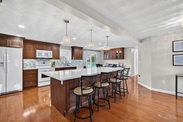 1 Reed Rd, Peabody, MA 01960