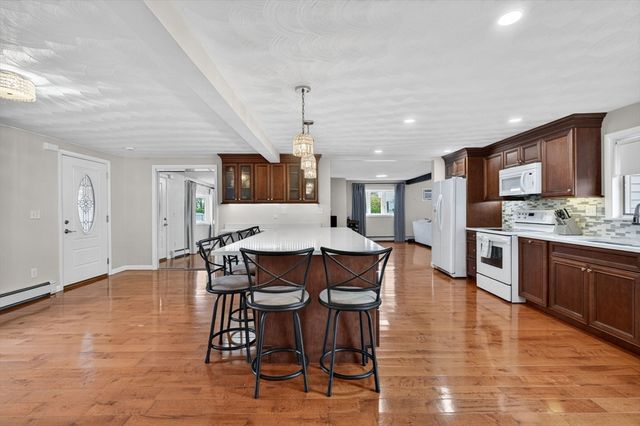 1 Reed Rd, Peabody, MA 01960