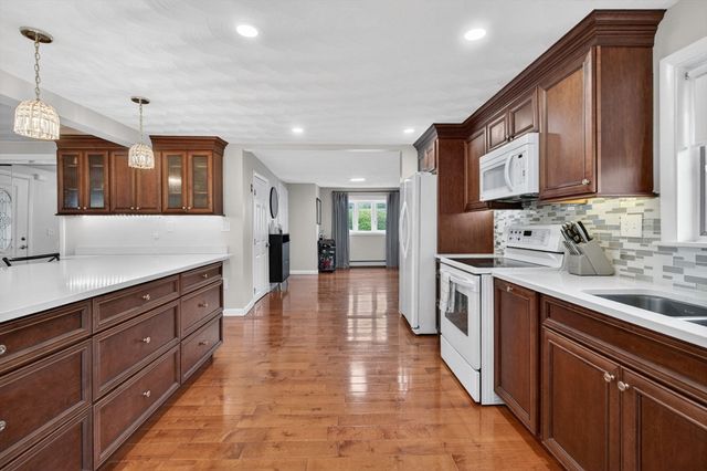 1 Reed Rd, Peabody, MA 01960