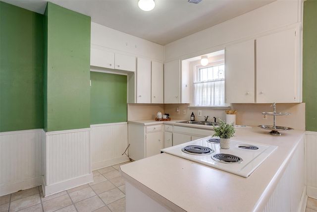 2138 Stanley Avenue, Fort Worth, TX 76110