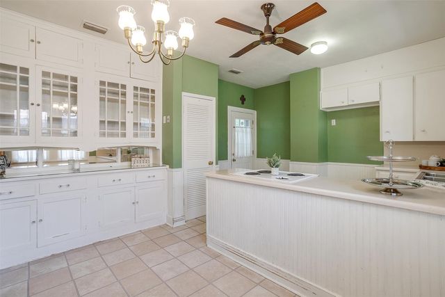 2138 Stanley Avenue, Fort Worth, TX 76110