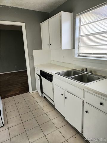 6105 Jennifer Lane, Montgomery, AL 36116