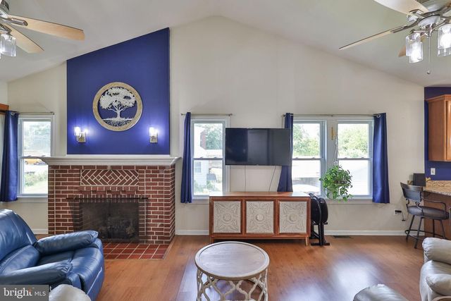 1635 E EMMAUS AVE, Allentown, PA 18103