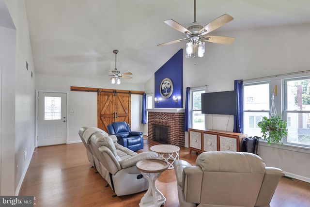 1635 E EMMAUS AVE, Allentown, PA 18103