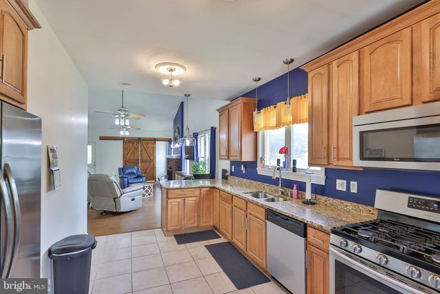 1635 E EMMAUS AVE, Allentown, PA 18103
