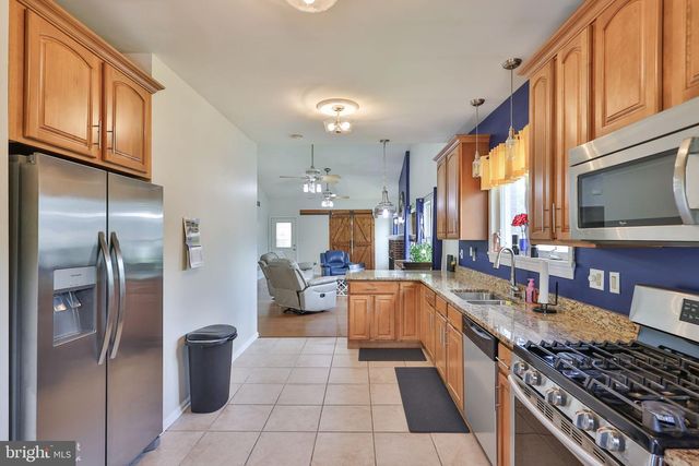 1635 E EMMAUS AVE, Allentown, PA 18103