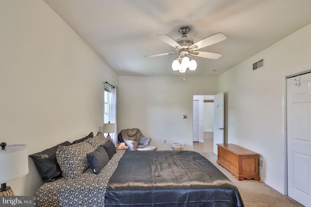 1635 E EMMAUS AVE, Allentown, PA 18103
