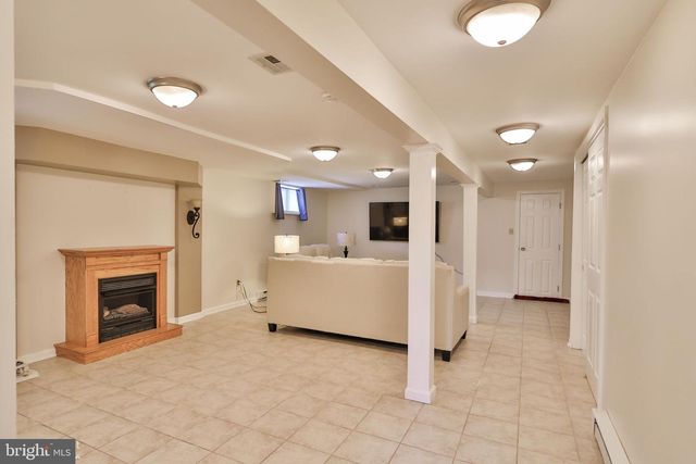 1635 E EMMAUS AVE, Allentown, PA 18103