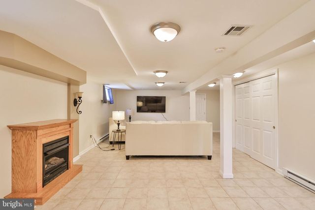 1635 E EMMAUS AVE, Allentown, PA 18103