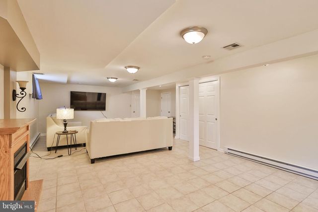 1635 E EMMAUS AVE, Allentown, PA 18103