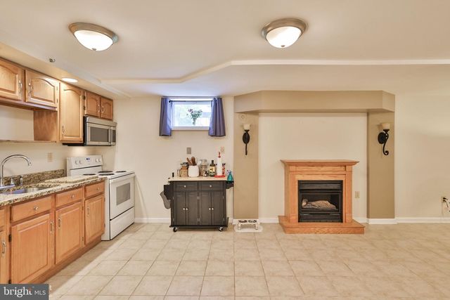 1635 E EMMAUS AVE, Allentown, PA 18103