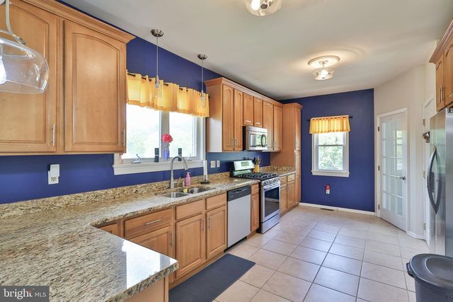 1635 E EMMAUS AVE, Allentown, PA 18103