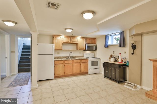 1635 E EMMAUS AVE, Allentown, PA 18103