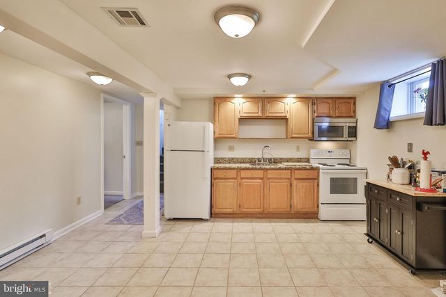 1635 E EMMAUS AVE, Allentown, PA 18103