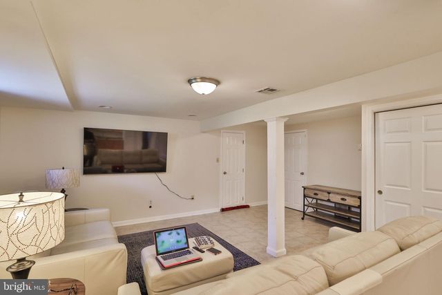 1635 E EMMAUS AVE, Allentown, PA 18103