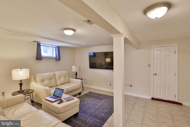 1635 E EMMAUS AVE, Allentown, PA 18103