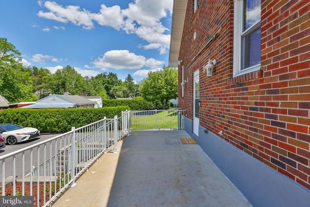 1635 E EMMAUS AVE, Allentown, PA 18103