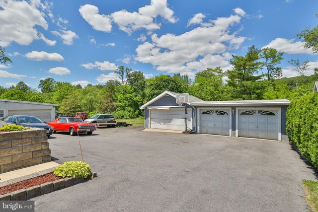 1635 E EMMAUS AVE, Allentown, PA 18103