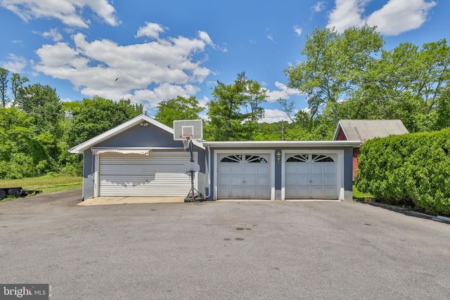 1635 E EMMAUS AVE, Allentown, PA 18103