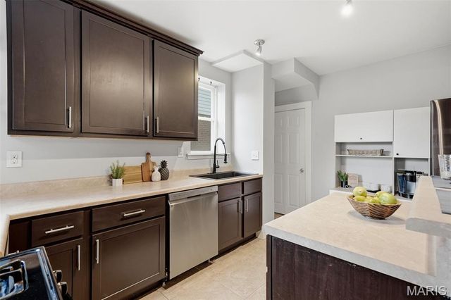 5339 Quincy Street, St Louis, MO 63109
