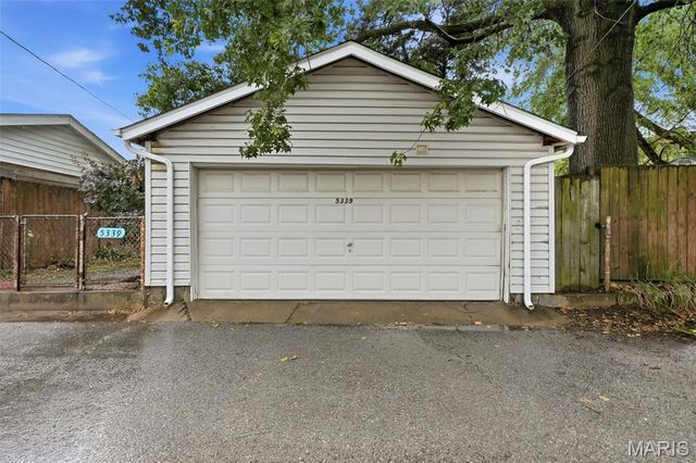 5339 Quincy Street, St Louis, MO 63109
