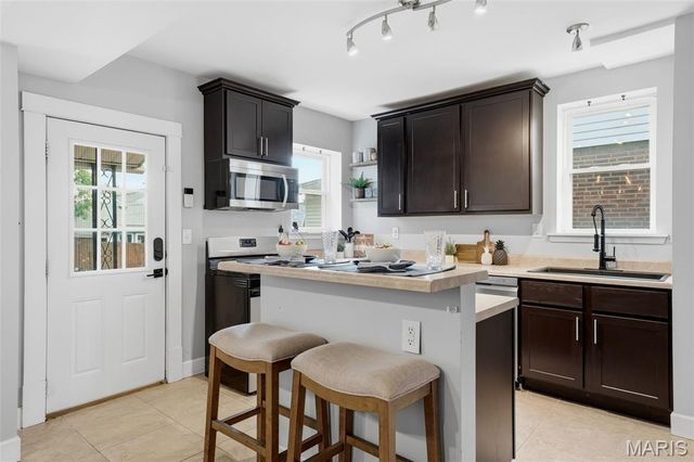 5339 Quincy Street, St Louis, MO 63109