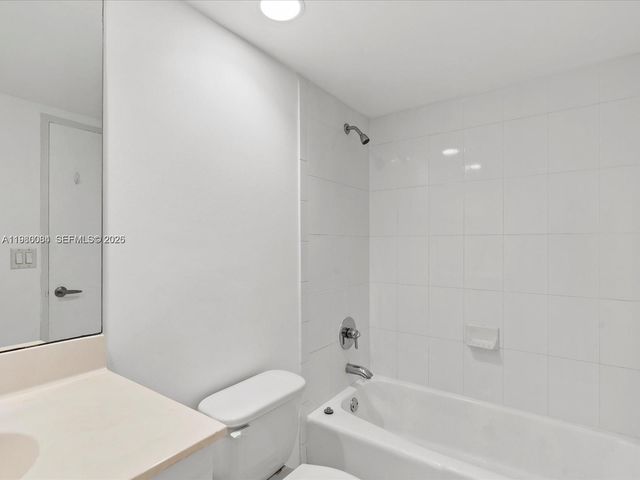 3000 S Ocean Dr 206, Hollywood, FL 33019