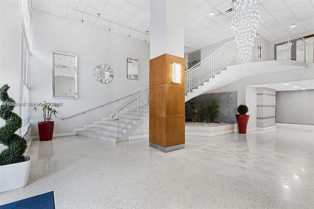 3000 S Ocean Dr 206, Hollywood, FL 33019