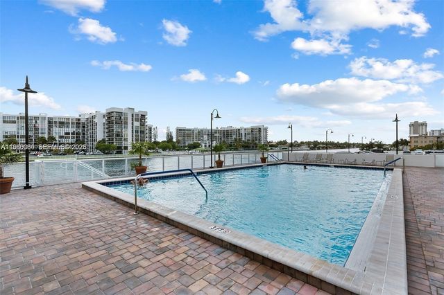 3000 S Ocean Dr 206, Hollywood, FL 33019
