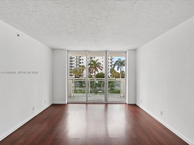 3000 S Ocean Dr 206, Hollywood, FL 33019