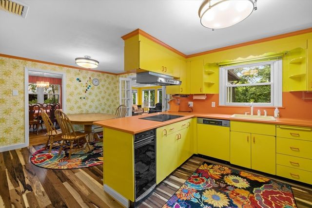 9 Plymouth Rd, Winchester, MA 01890