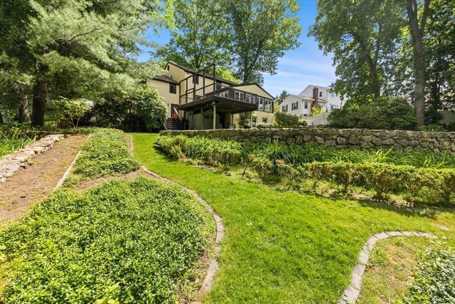 9 Plymouth Rd, Winchester, MA 01890