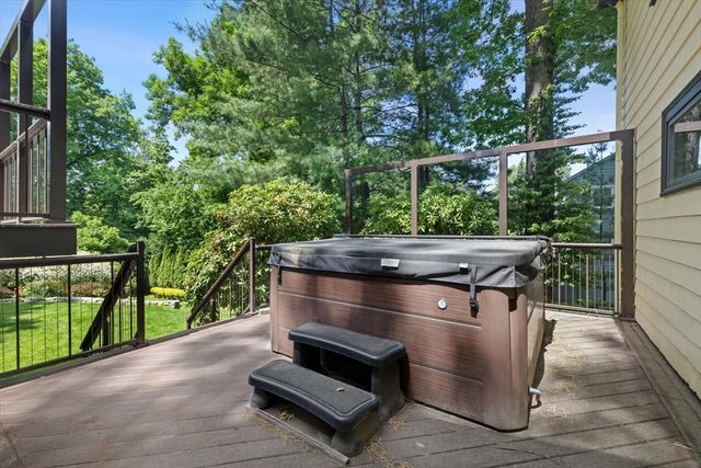9 Plymouth Rd, Winchester, MA 01890
