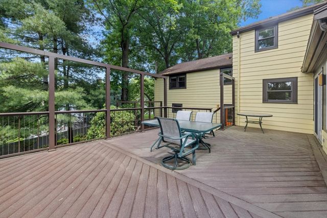 9 Plymouth Rd, Winchester, MA 01890